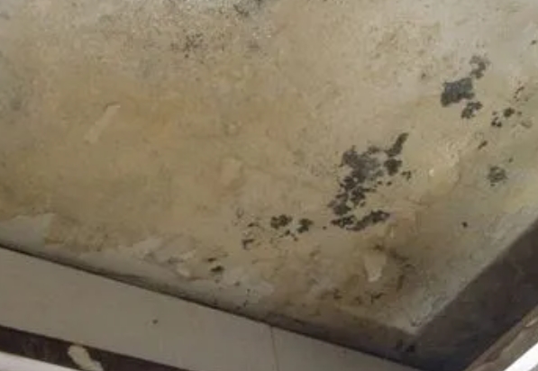 宁波阳台漏水维修公司分享下宁波卫生间渗水维修需要注意哪些问题。